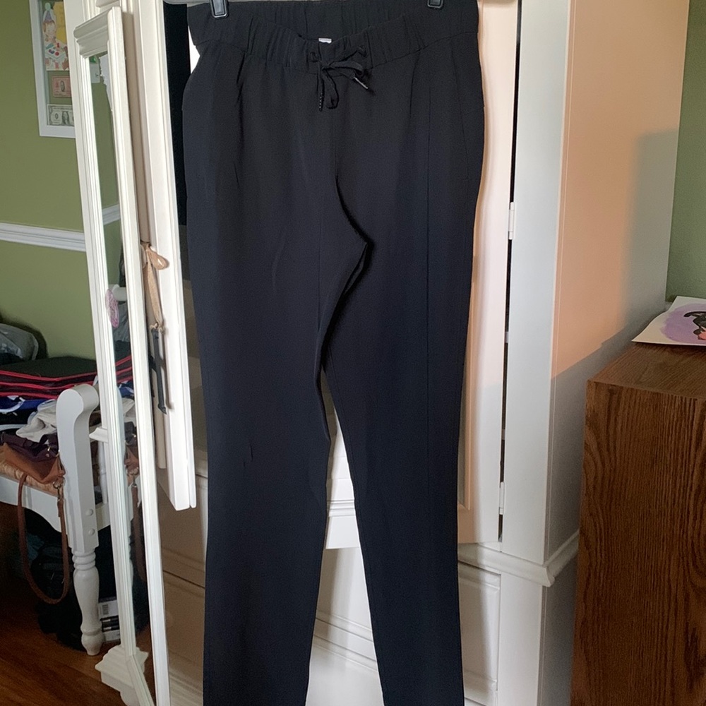 Black Lululemon dress pants, size 6, never worn too small
